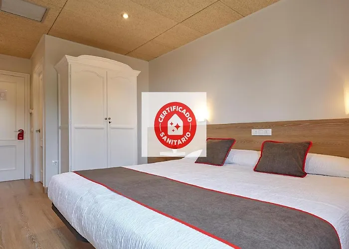 Hostal Nobadis Cervera  photo