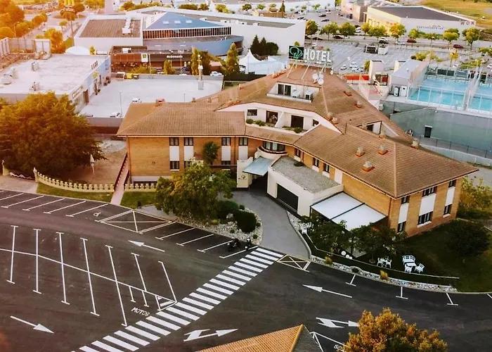 Hotel Els Noguers Manresa photo