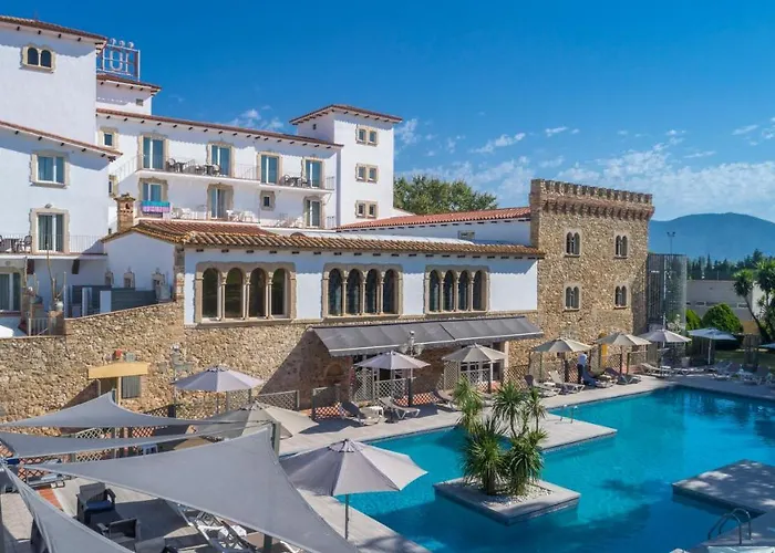 Hotel Castell Blanc Empuriabrava photo