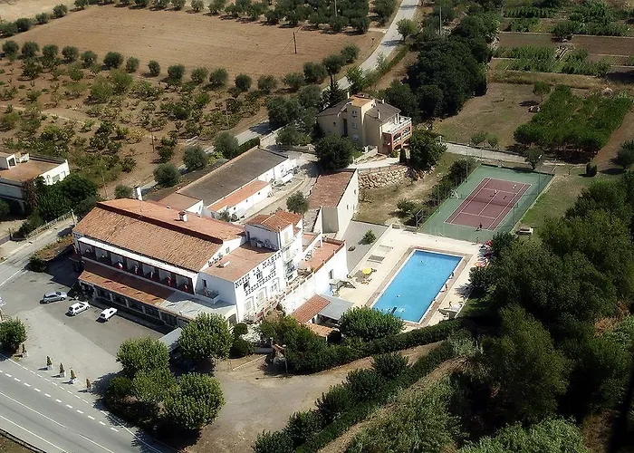 Hotel La Masia Pont de Molins photo