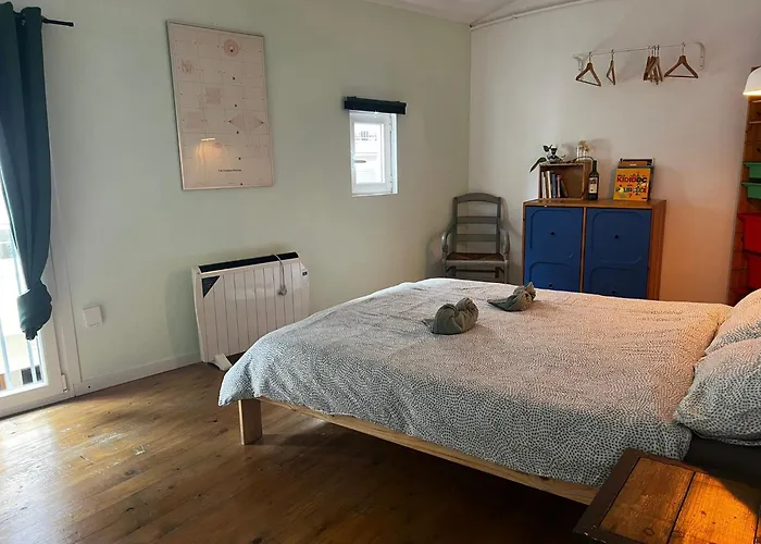 Apartamento Con Encanto En Esparreguera Ideal Para Familias Y Escapadas A Montserrat photo