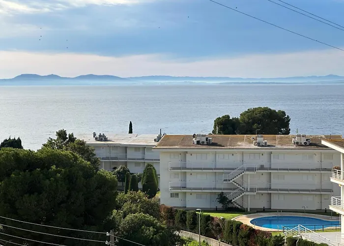 Bonito Apartamento Vista Al Mar En La Preciosa Playa De La Almadrava Montjoi photo