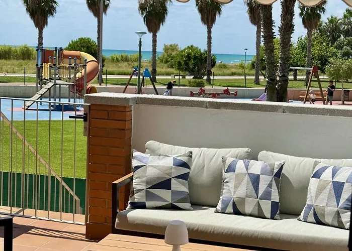 Playa, Piscina, Parking Genial Apartment Cubelles photo