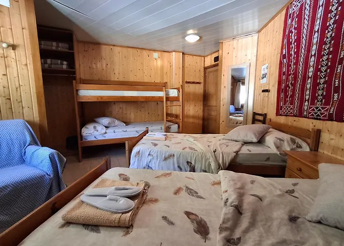 Mitja Pensio Hostal Pastuira Vallter 11 Setcases photo