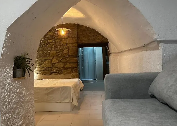 foto di Precioso Apartamento En Masia Del S XIV Sant Jordi Desvalls