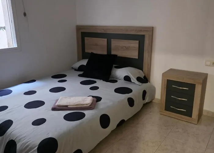 Room In Shared Apartment Salt fotoğrafı