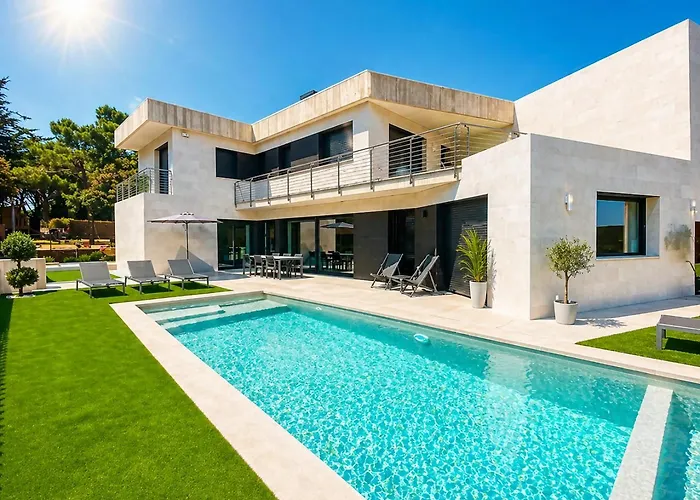 Naramia Sagaro Villa - With Pool-Garden-10 Pax S'Agaro photo