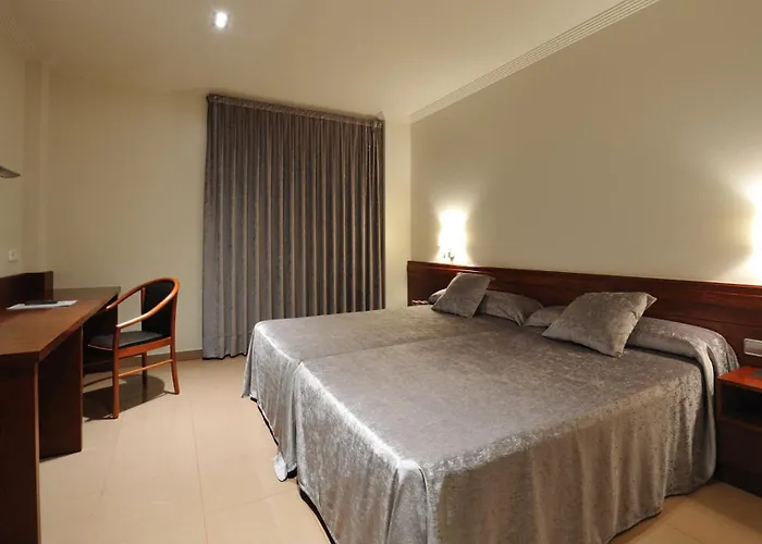 Hotel Els Noguers Manresa photo