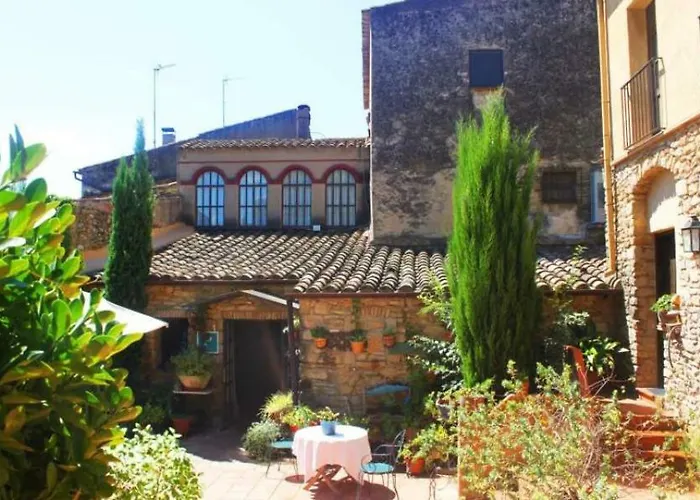 Hostal La Riera Torroella De Montgri photo
