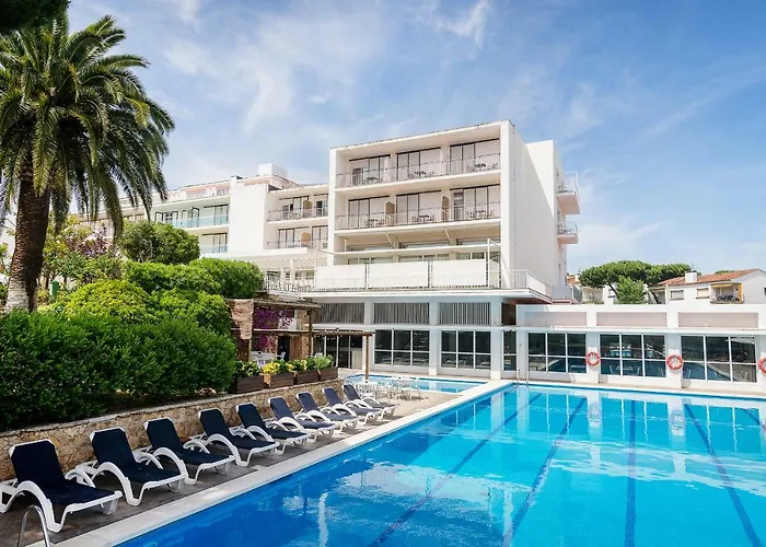 Hotel Alga Calella De Palafrugell photo