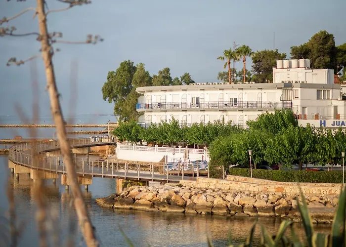Hotel Restaurant Juanito Platja Sant Carles De La Rapita photo